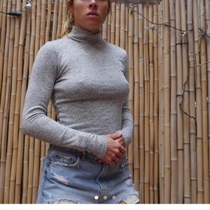 Super soft marled grey turtleneck great for work